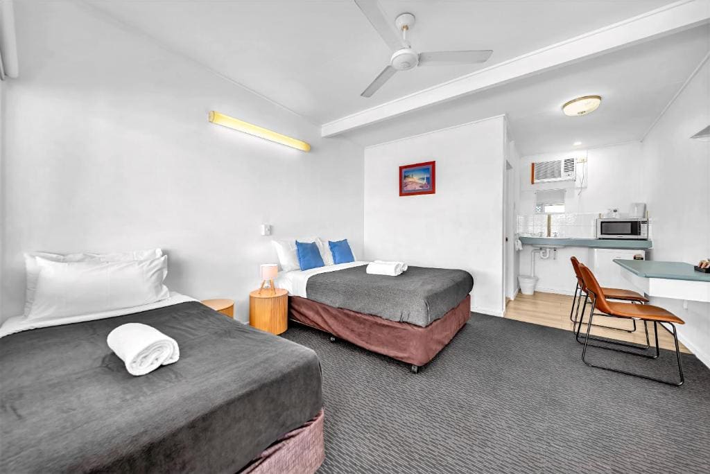 Budget Twin Room room - Image 2