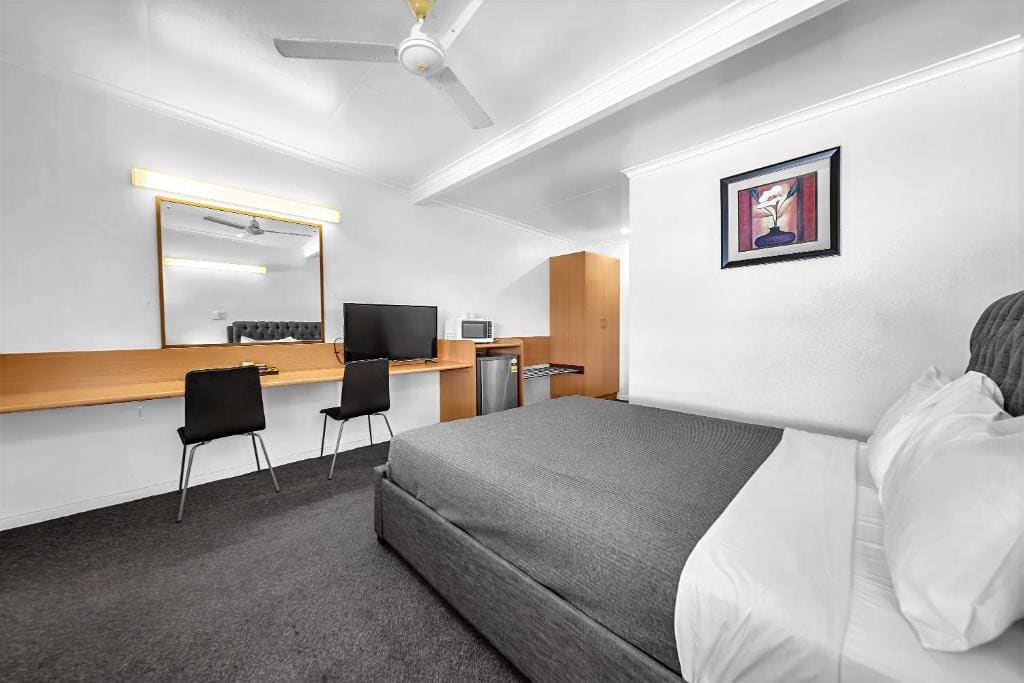 Deluxe Queen Room room - Image 1