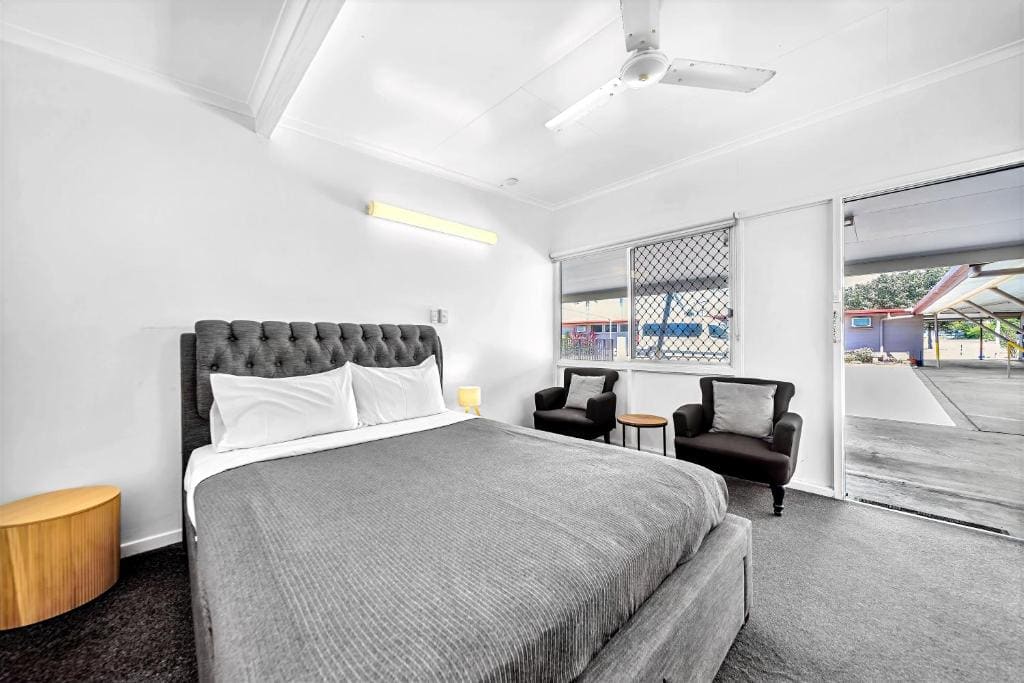 Deluxe Queen Room room - Image 2