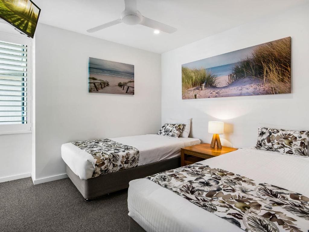 Three-Bedroom Executive Apartment room - Image 2