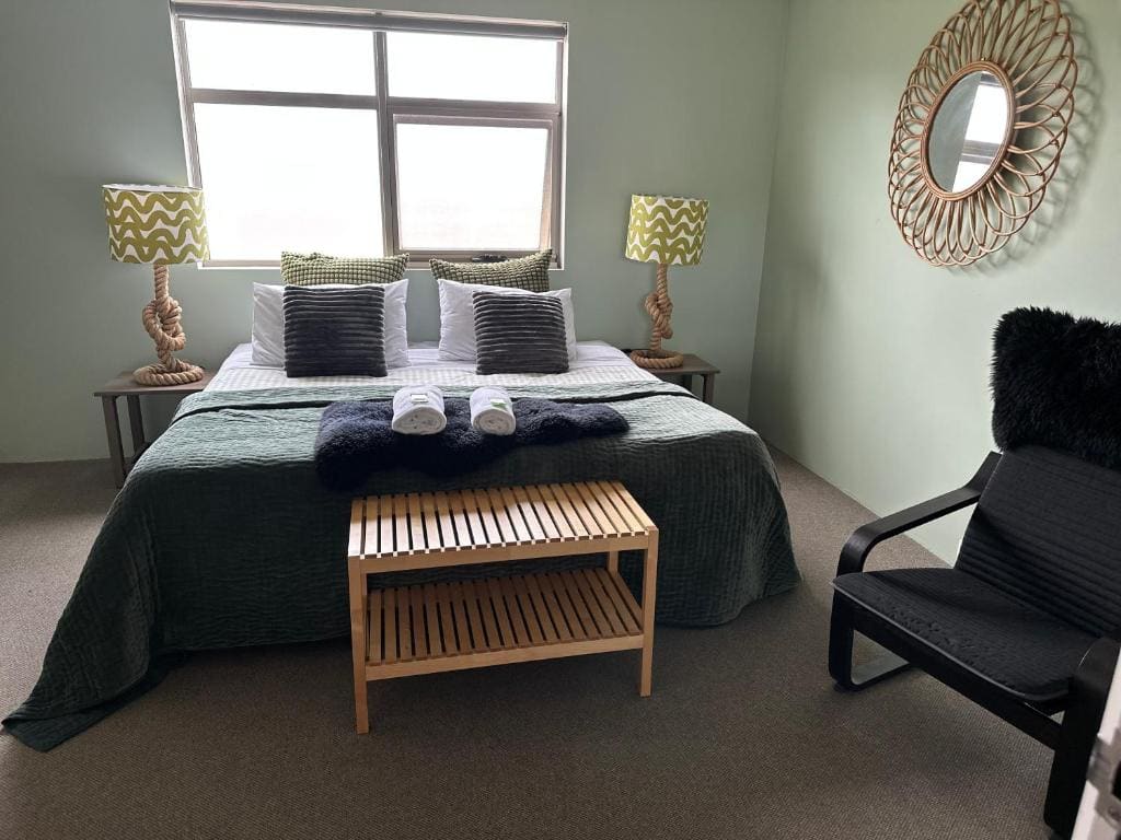 Double Room with Shared Bathroom room - Image 2