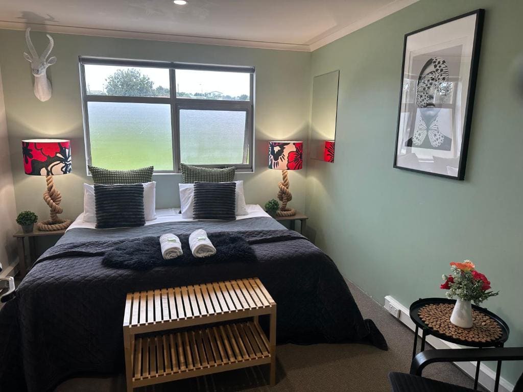 Double Room with Shared Bathroom room - Image 1