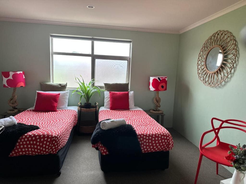 Twin Room with Shared Bathroom room - Image 1