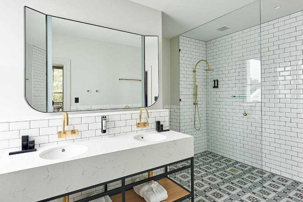 Grand Bay Room room - Image 2