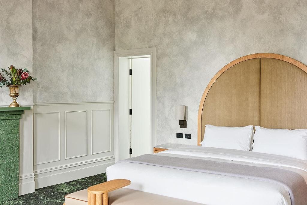 Grand Bay Room room - Image 1