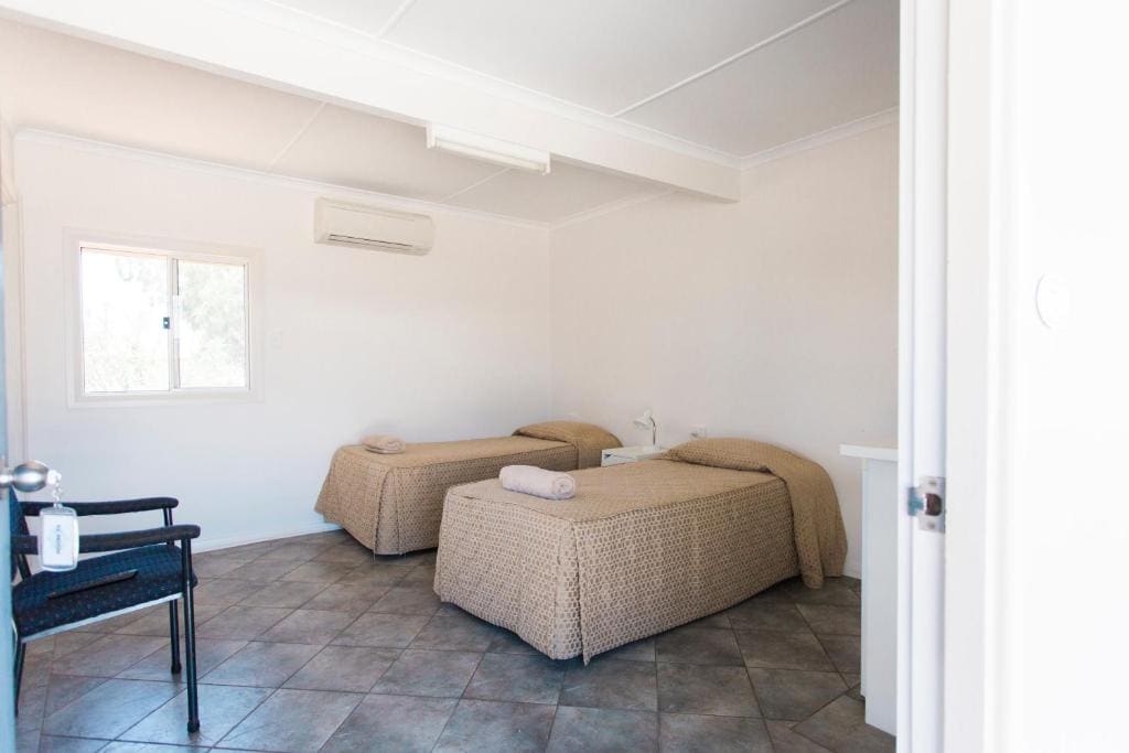 Budget Twin room - Image 2