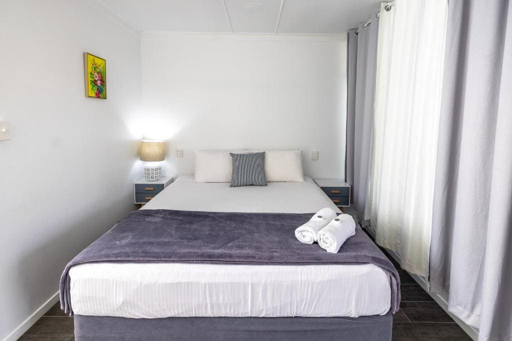 Deluxe Queen Room room - Image 3