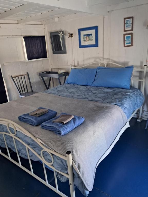 Mobile Home room - Image 2