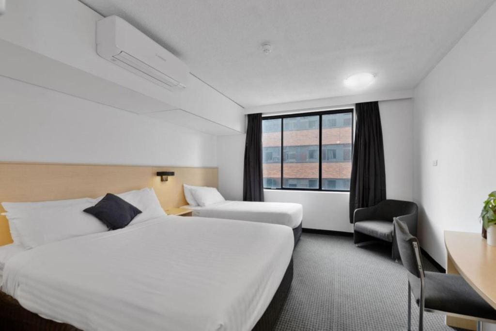 Standard Twin Room room - Image 2
