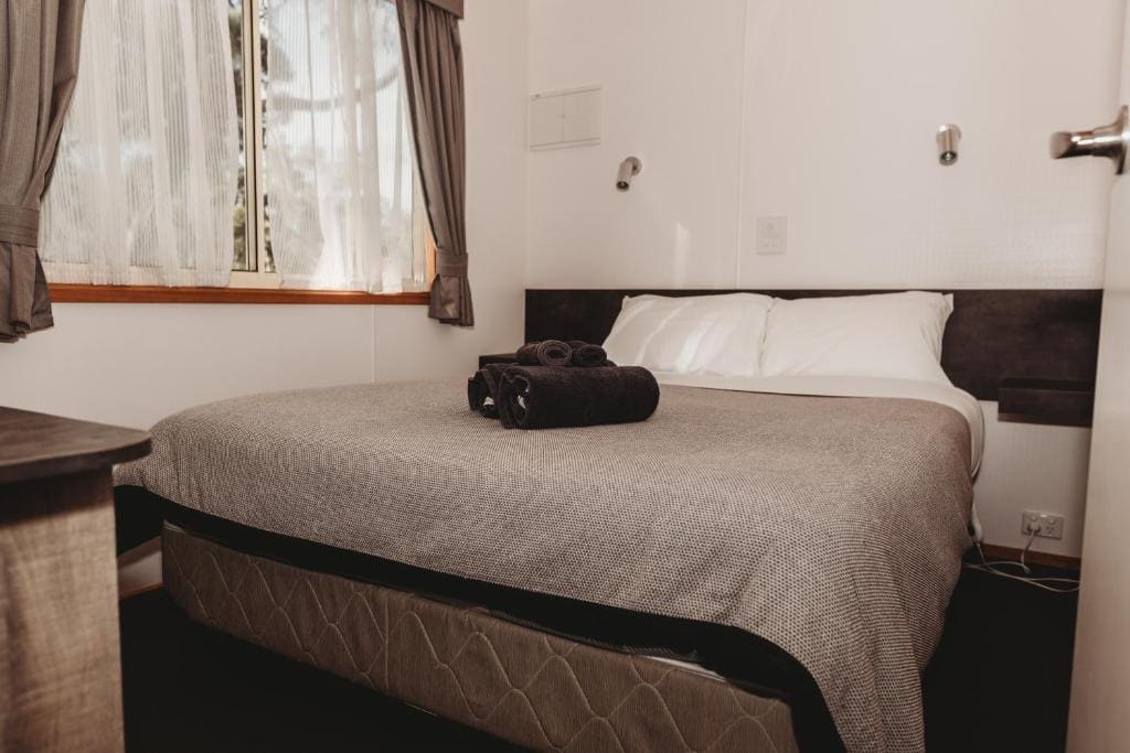 Deluxe Cabin room - Image 2