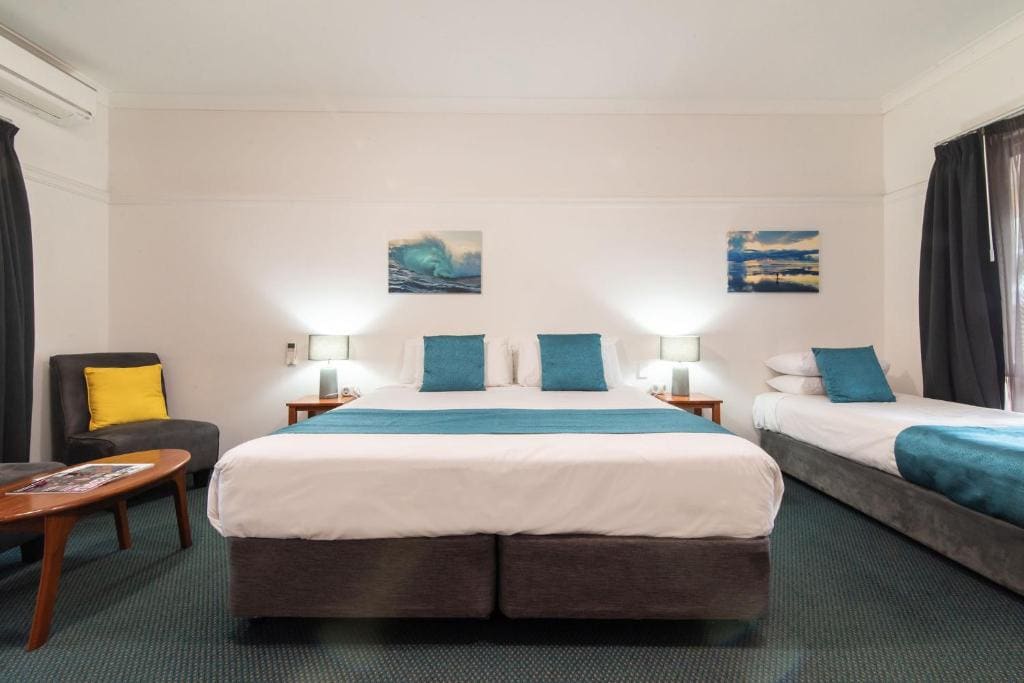 Deluxe Triple Room room - Image 1