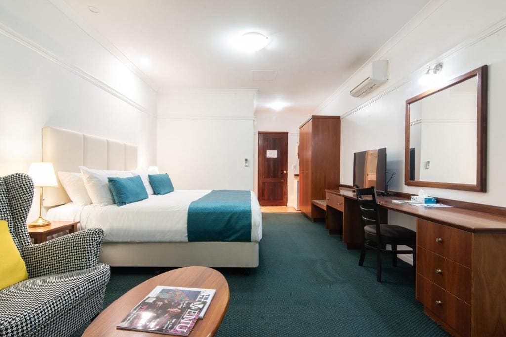 Superior King Room room - Image 3