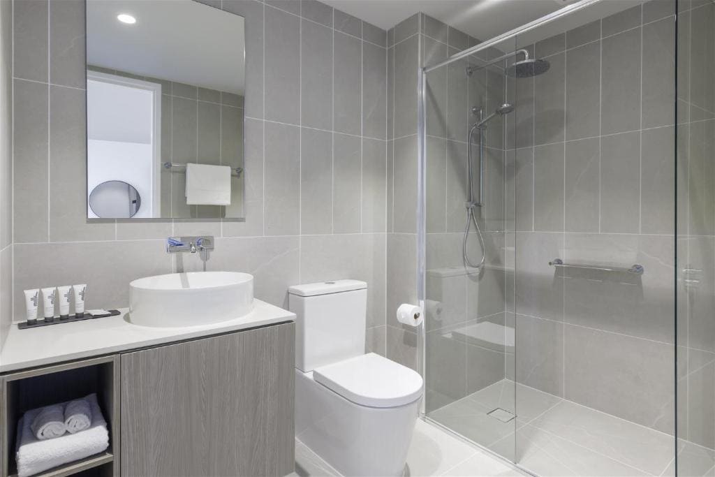 One-Bedroom Apartment room - Image 3
