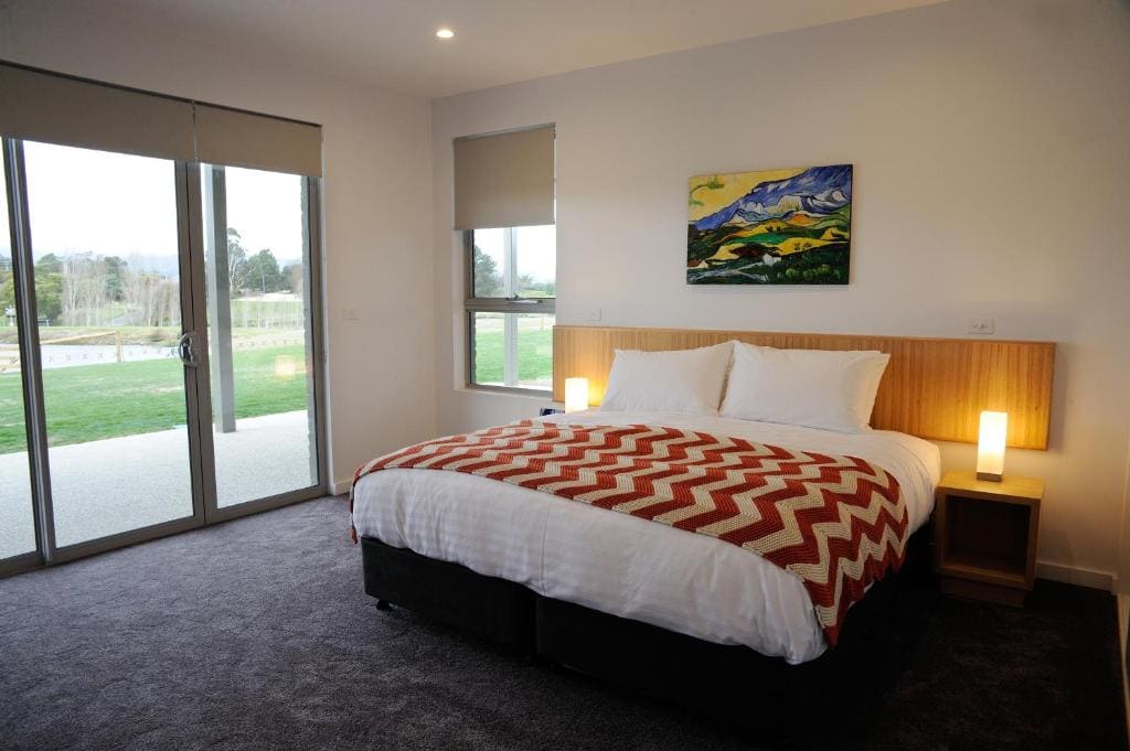 White Hills Two-Bedroom Apartment room - Image 1