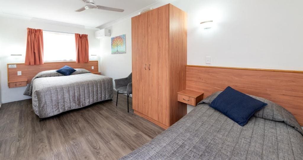 Family Room room - Image 2