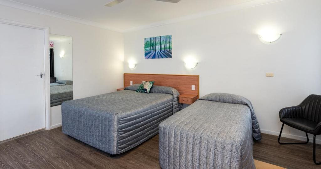 Standard Twin Room room - Image 2