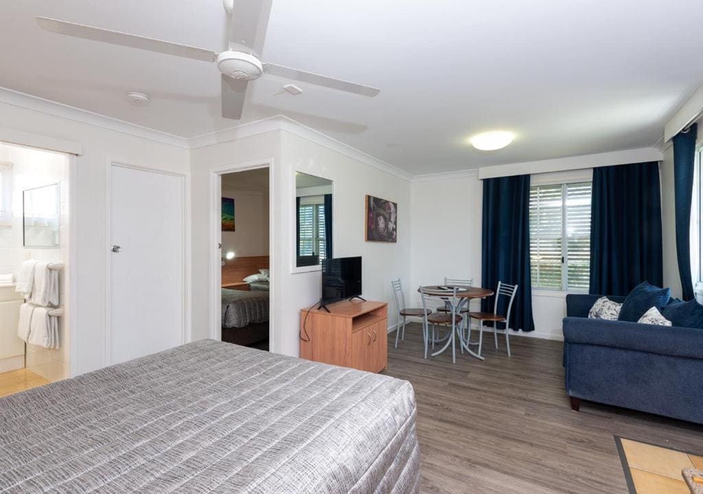 Standard Twin Room room - Image 3