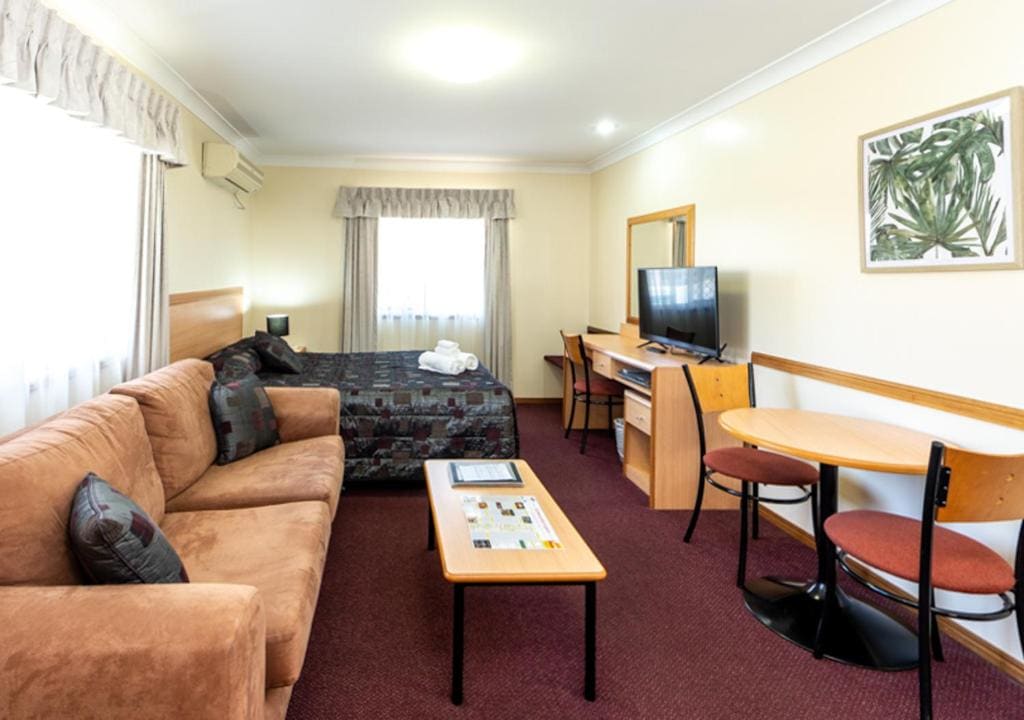 Executive Suite room - Image 1