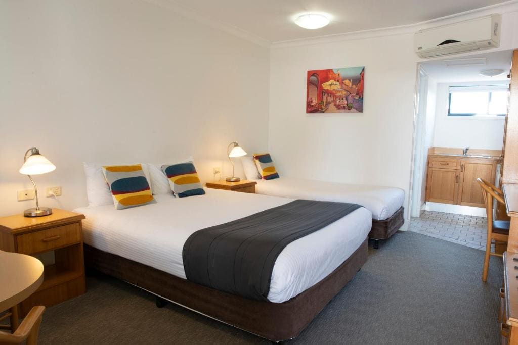 Executive Twin Room room - Image 3