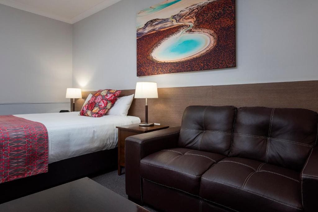 Executive Queen Suite room - Image 2