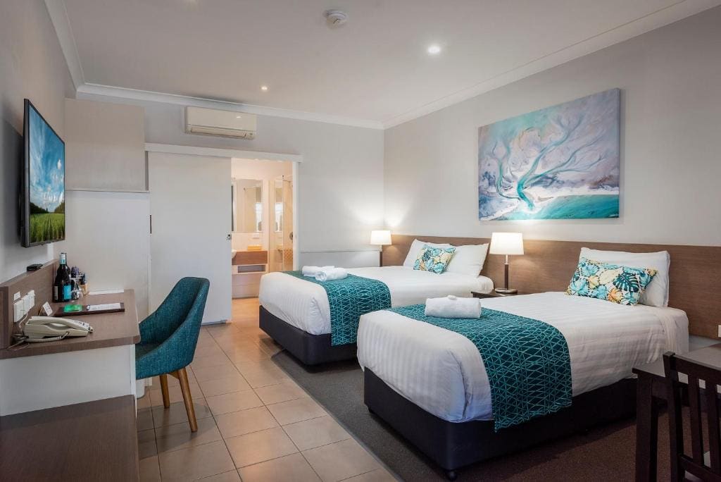 Queen or Twin Suite room - Image 1