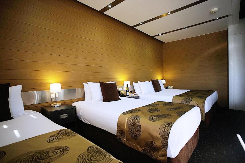 Standard Family Room room - Image 1