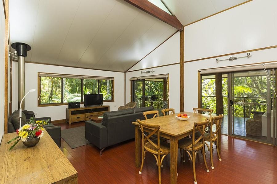 Three-Bedroom Villa - Treehouse room - Image 2