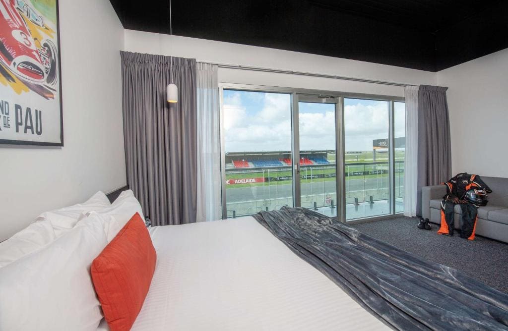 Executive Suite room - Image 1