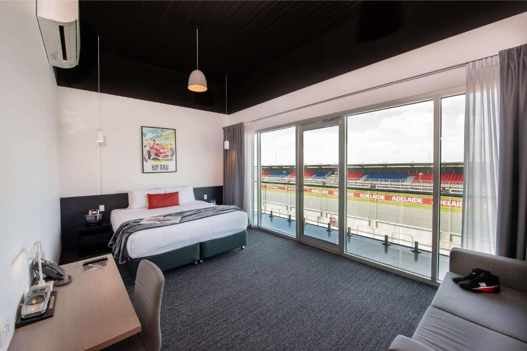 Executive Suite room - Image 2
