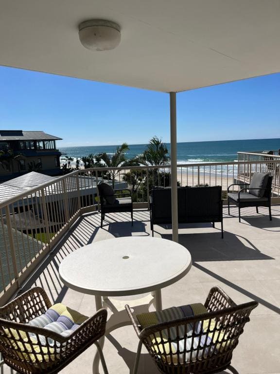 Three-Bedroom Apartment with Ocean View room - Image 3