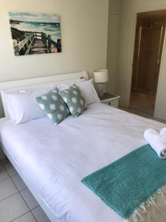 Two-Bedroom Apartment with Ocean View - Non smoking room - Image 1