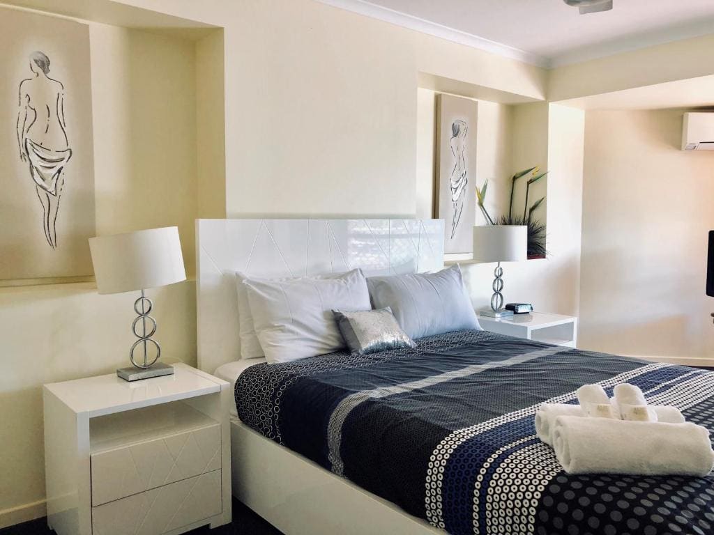 Three-Bedroom Apartment with Garden View - Non Smoking room - Image 1