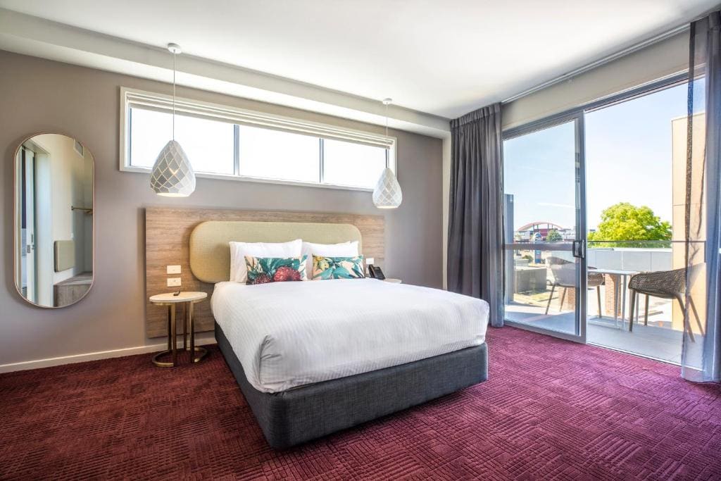 Queen Suite room - Image 1