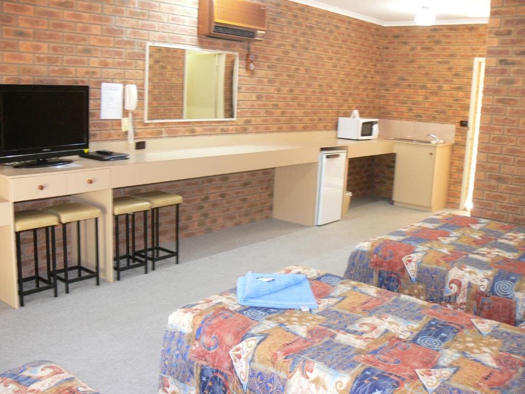 Family Room room - Image 1