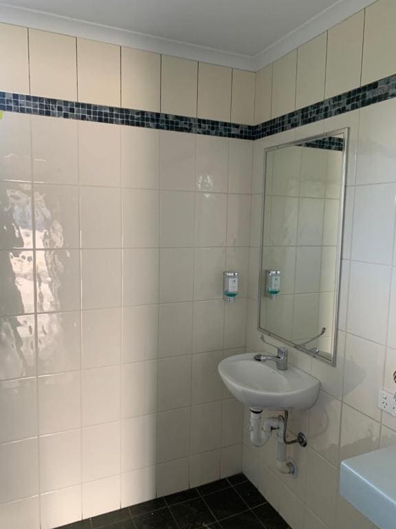 Twin Room - Disability Access room - Image 3