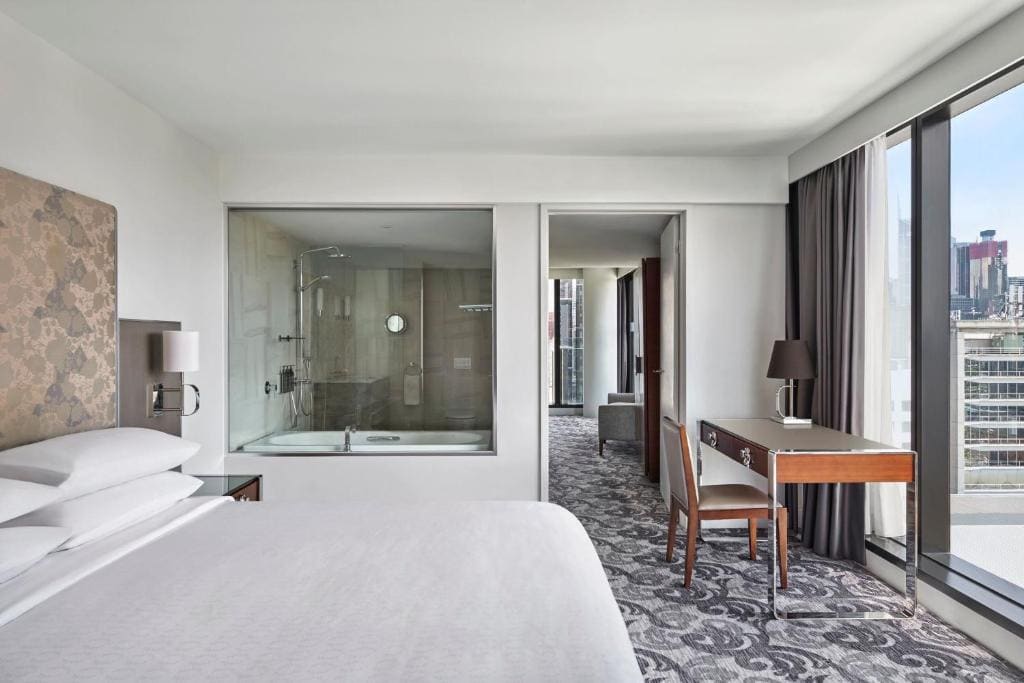 Federation One-Bedroom King Suite with Terrace and City View room - Image 3