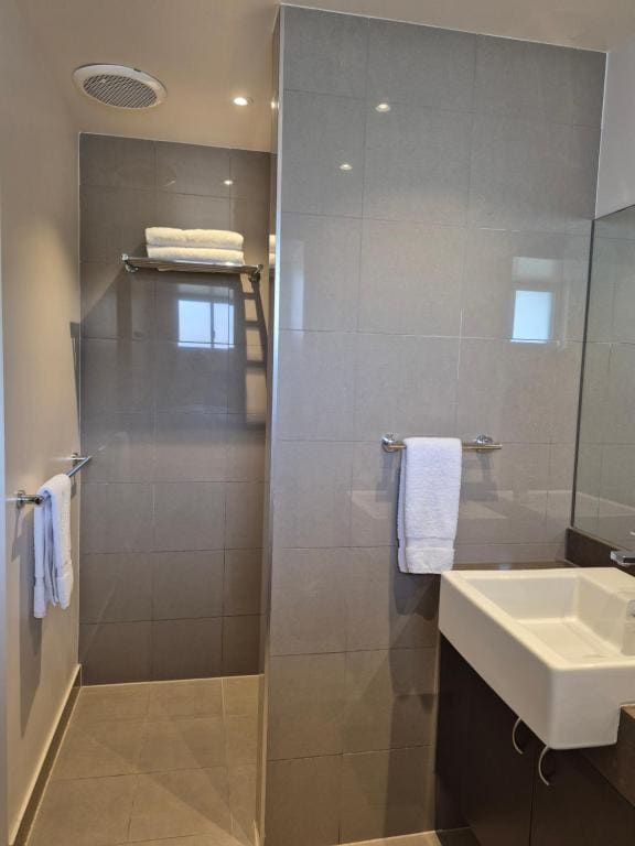 Standard Twin Room room - Image 3