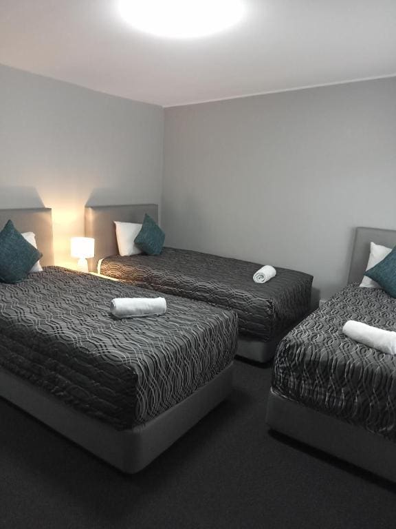 Deluxe Triple Room room - Image 3