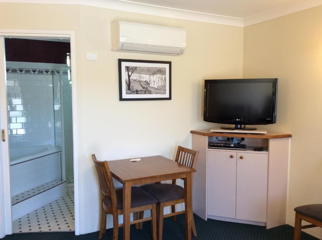 King Room with Whirlpool room - Image 1