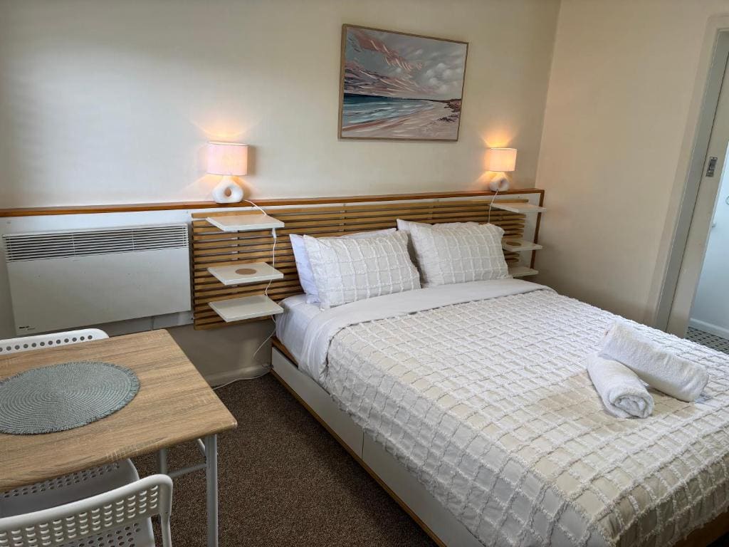 Family Room room - Image 1
