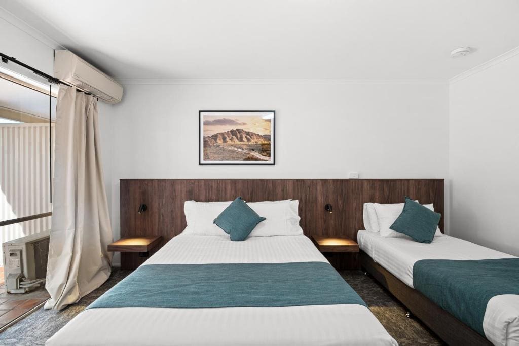 Deluxe Triple Room room - Image 2