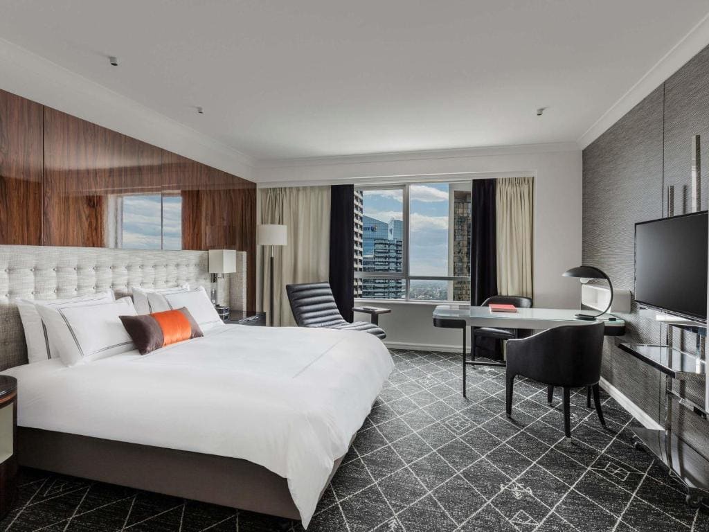 Swiss Executive King Room - High Floor - Club Access room - Image 1