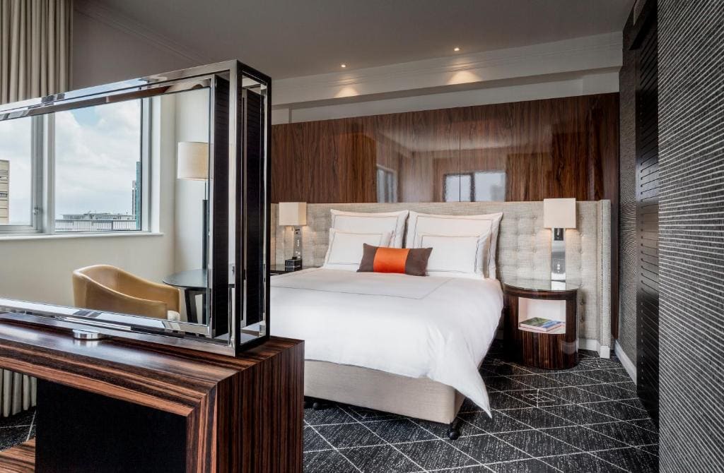 Suite with Club Floor Access - High Floor room - Image 1