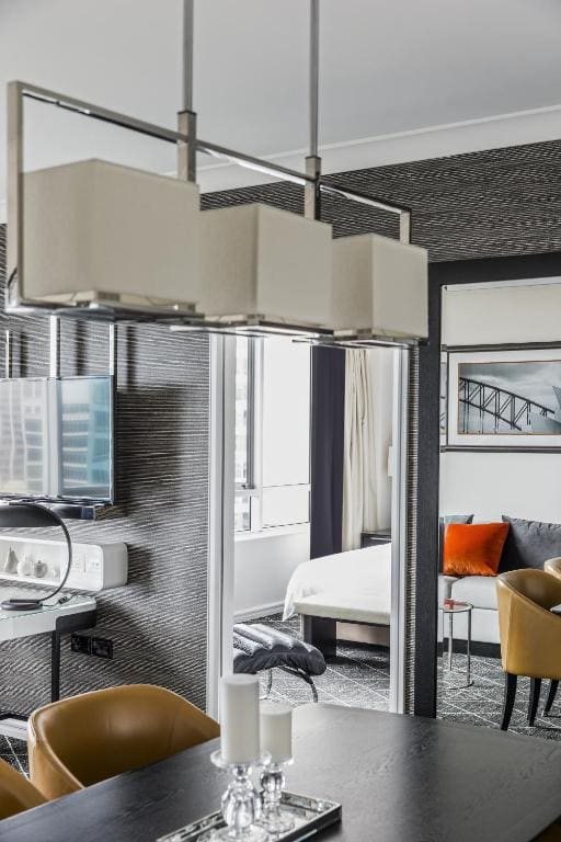 Executive King Suite with Sofa - Club Floor Access room - Image 2