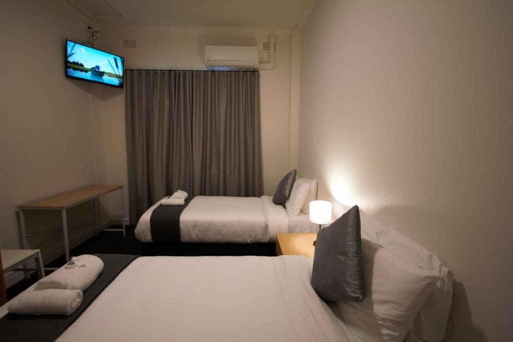 Twin Room with Shared Bathroom room - Image 1