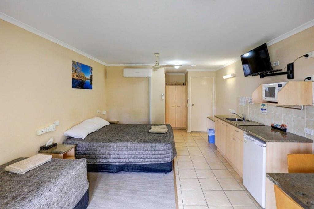 Quadruple Room room - Image 2