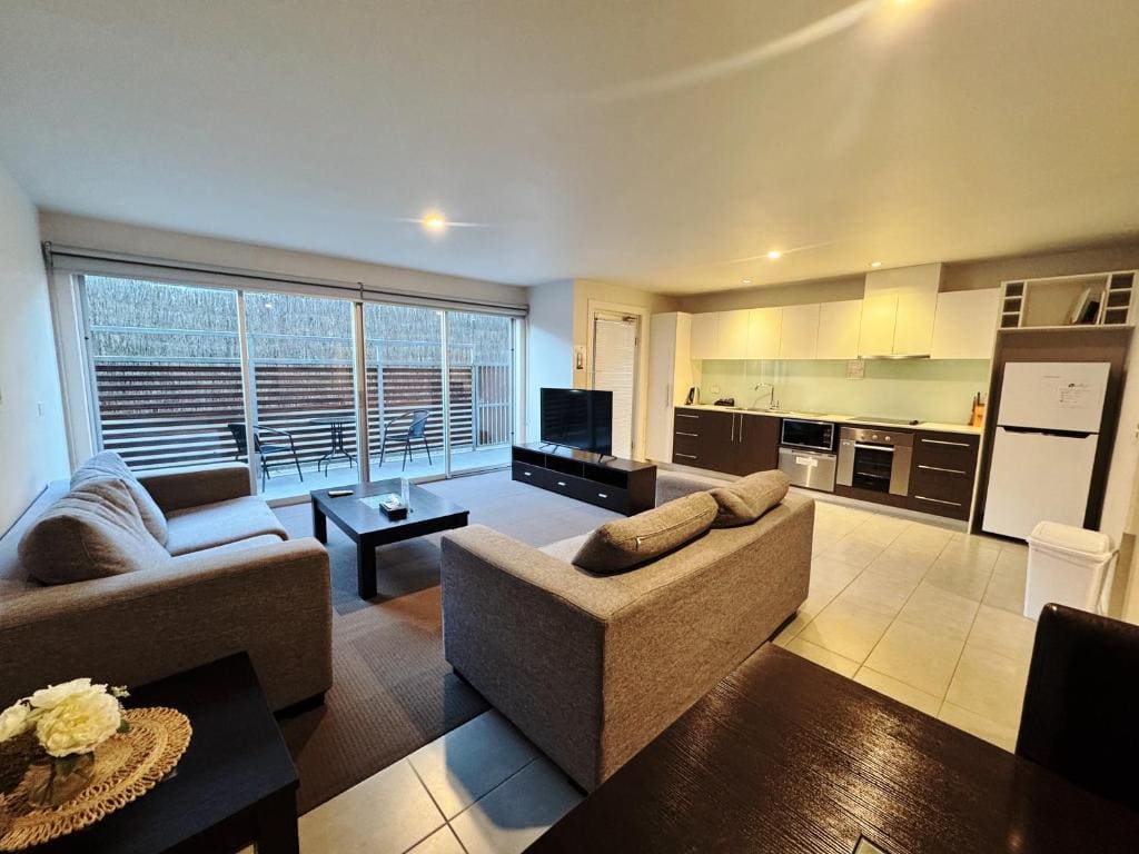 One-Bedroom Deluxe Apartment room - Image 2