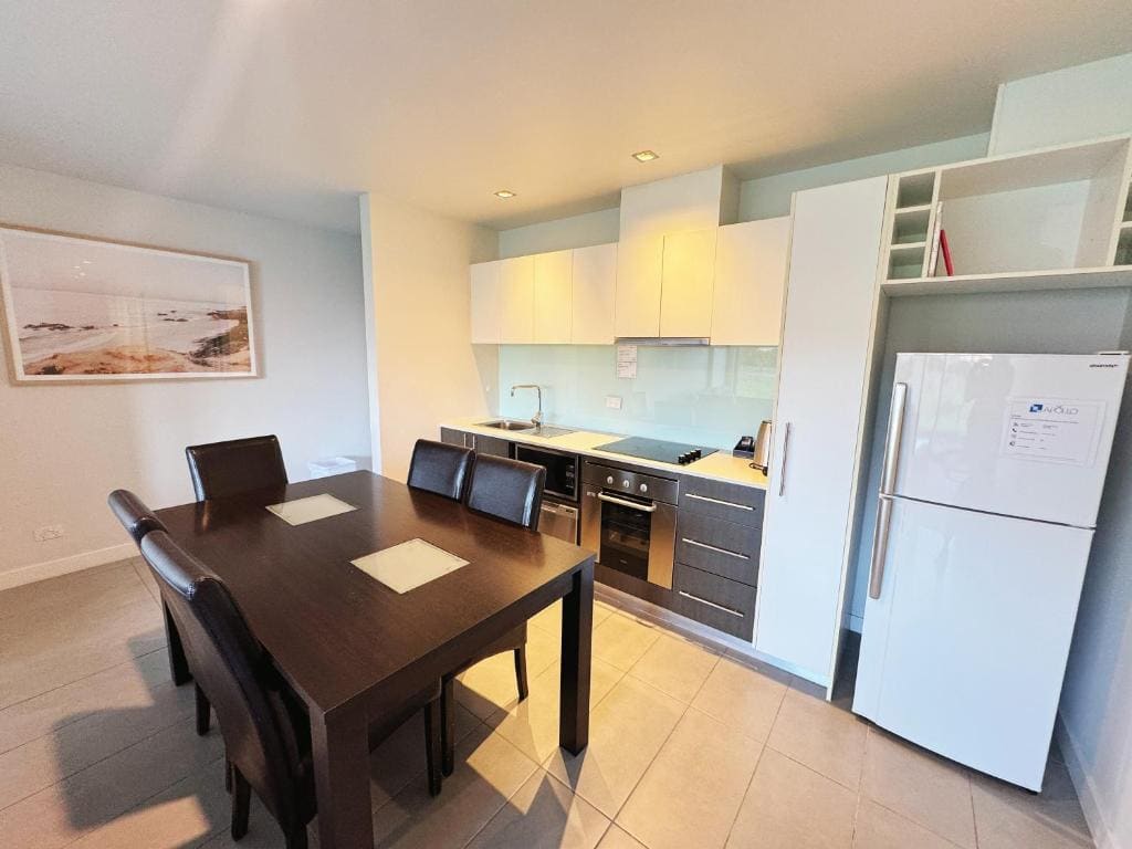 One-Bedroom Deluxe Apartment room - Image 1