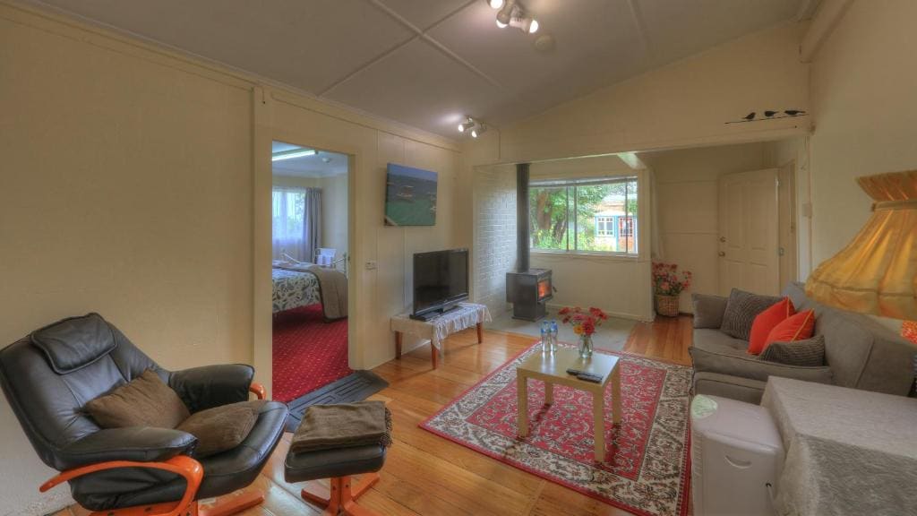 Deluxe Queen Room room - Image 3
