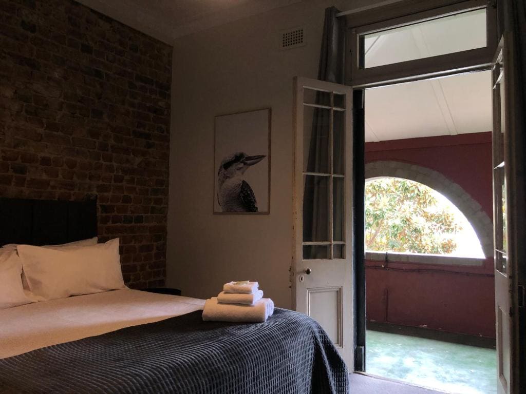 Basic Triple Room with Shared Bathroom room - Image 1